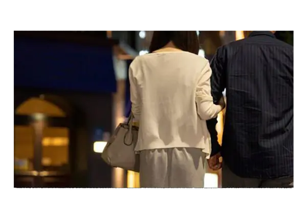 パパ活の後ろ姿